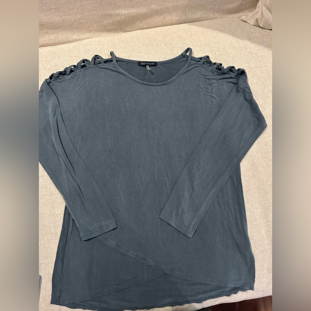 ‼️CLEARANCE‼️‼️ Bluheaven top